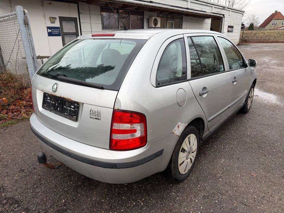Skoda Fabia 1,4 16V 75 Comfort Combi aut. 5d