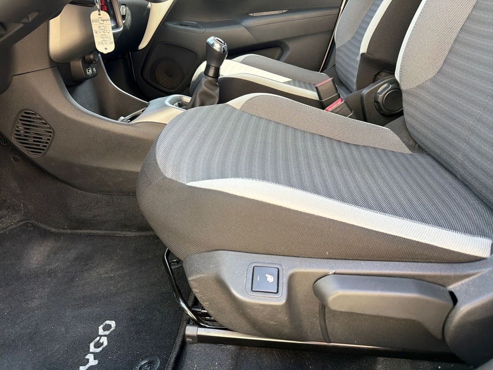 Toyota Aygo 1,0 VVT-i x-sky 5d
