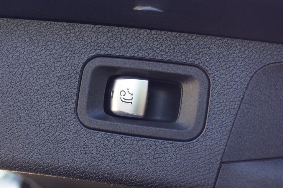 Mercedes E300 de 2,0 AMG Line stc. aut. 5d