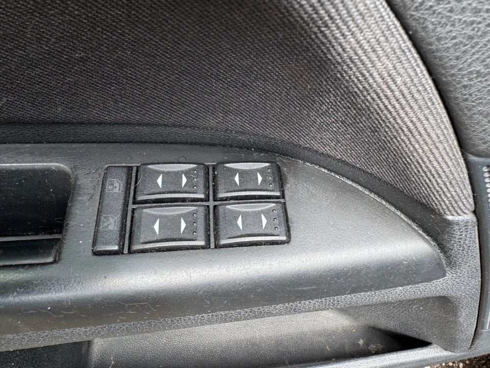 Ford Mondeo 2,0 Ambiente stc. 5d