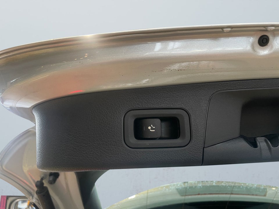Mercedes EQA300 Progressive 4Matic 5d