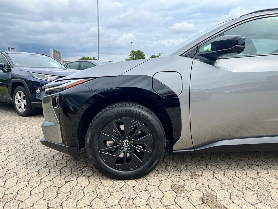 Toyota bZ4X 73 Executive 5d