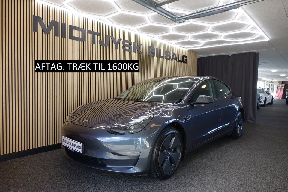 Tesla Model 3 RWD 4d