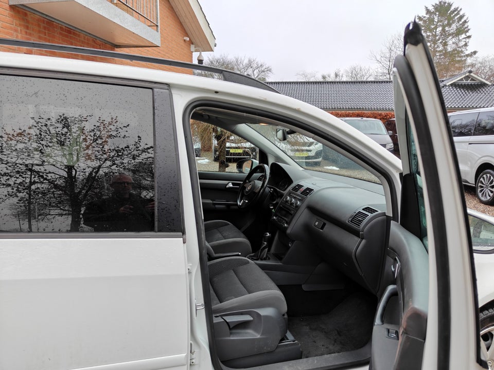 VW Touran 1,6 TDi 105 Comfortline BMT Van 5d