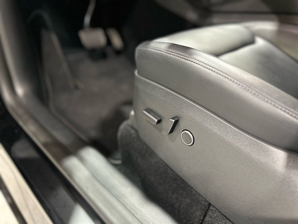 Tesla Model Y Long Range AWD 5d