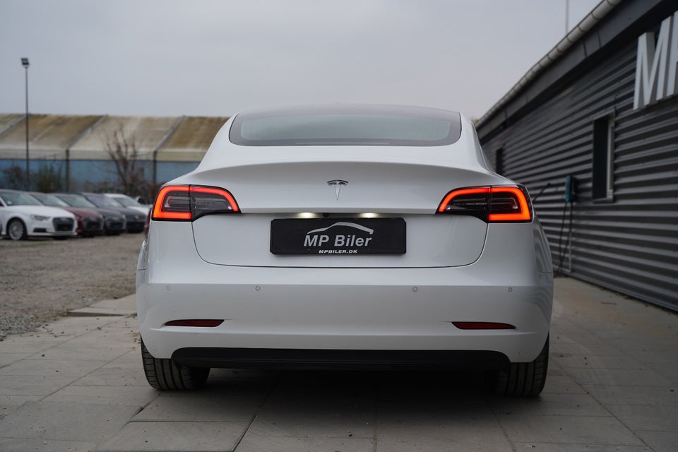 Tesla Model 3 Standard Range+ RWD 4d