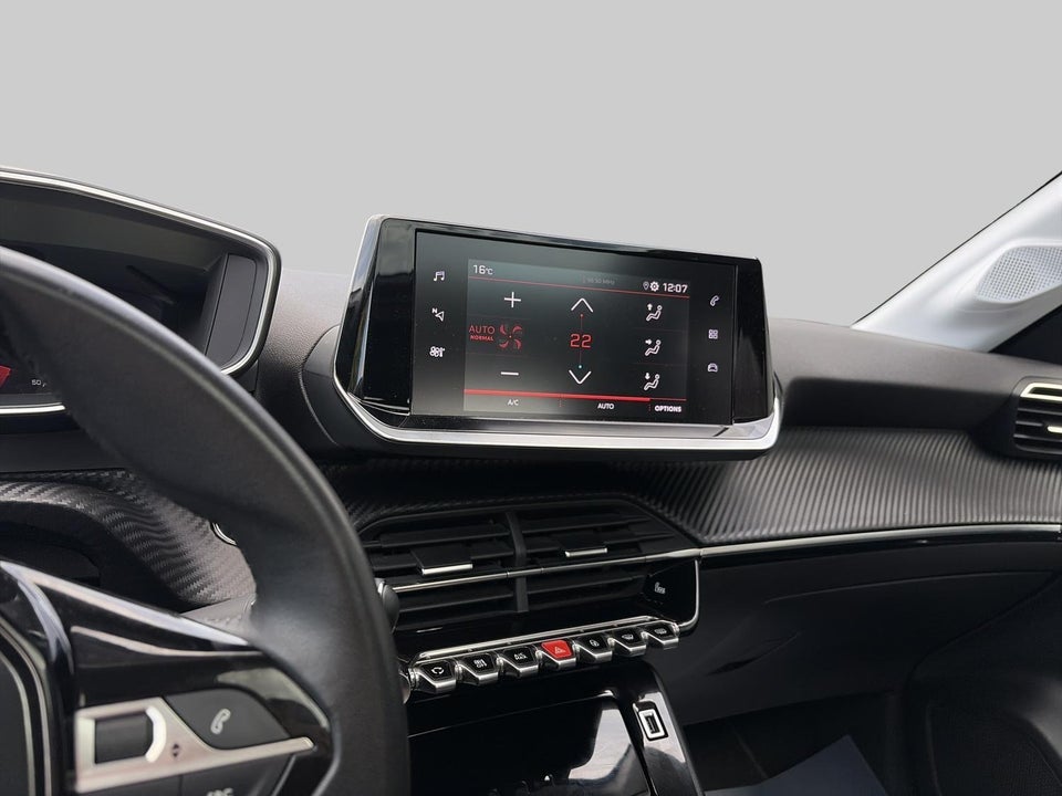 Peugeot 208 1,2 PureTech 100 Allure Sky 5d