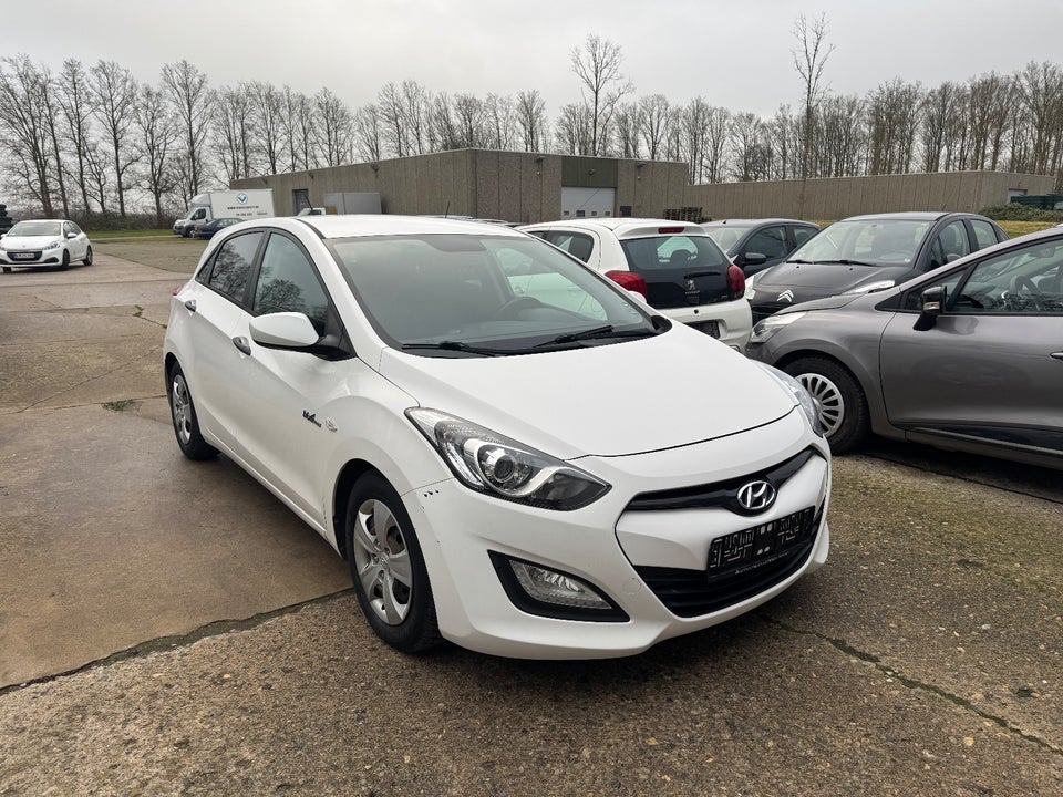 Hyundai i30 1,6 CRDi 110 Style Eco 5d