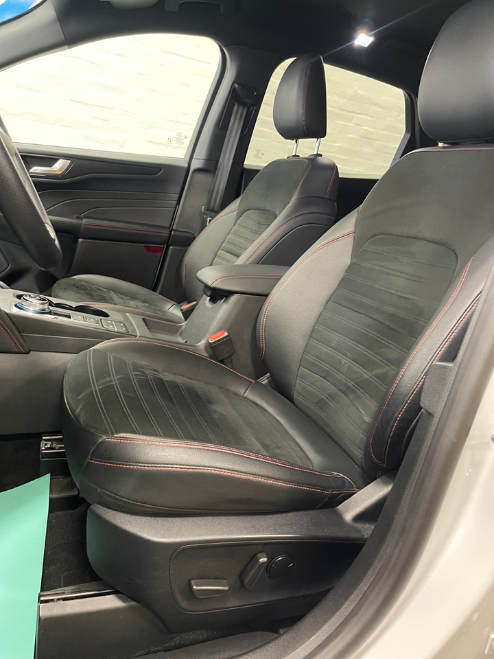 Ford Kuga 2,5 HEV ST-Line X CVT 5d