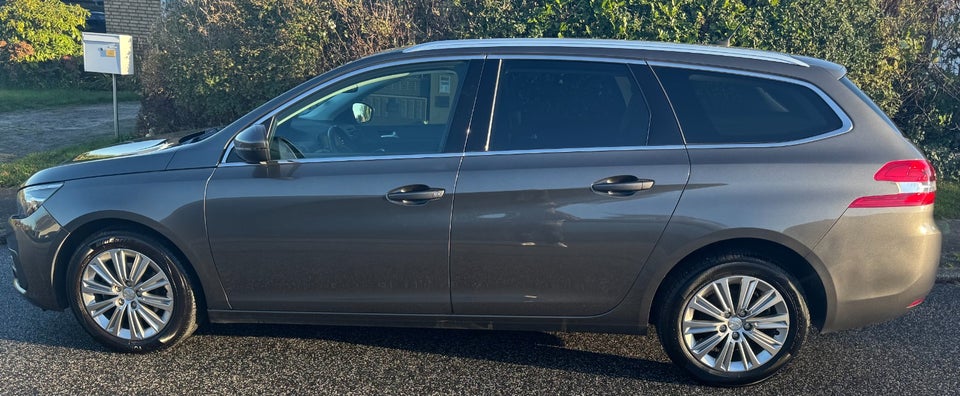 Peugeot 308 1,6 BlueHDi 120 Allure Sky 5d