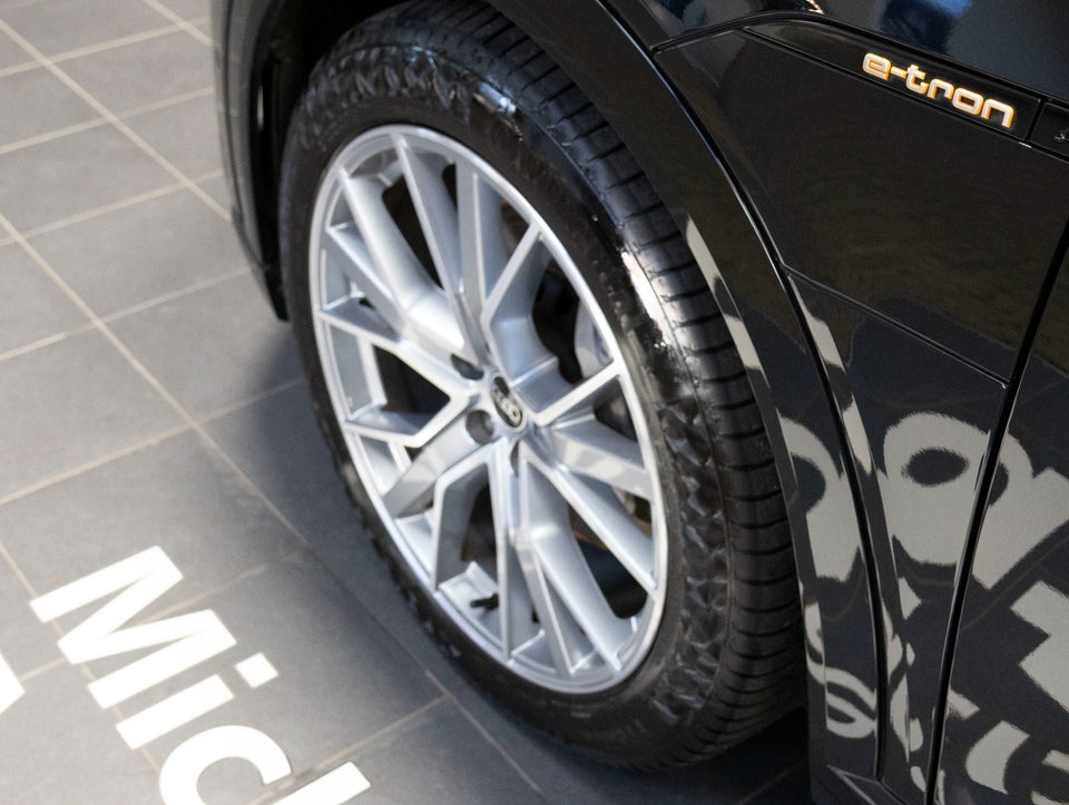 Audi e-tron 55 S-line quattro 5d