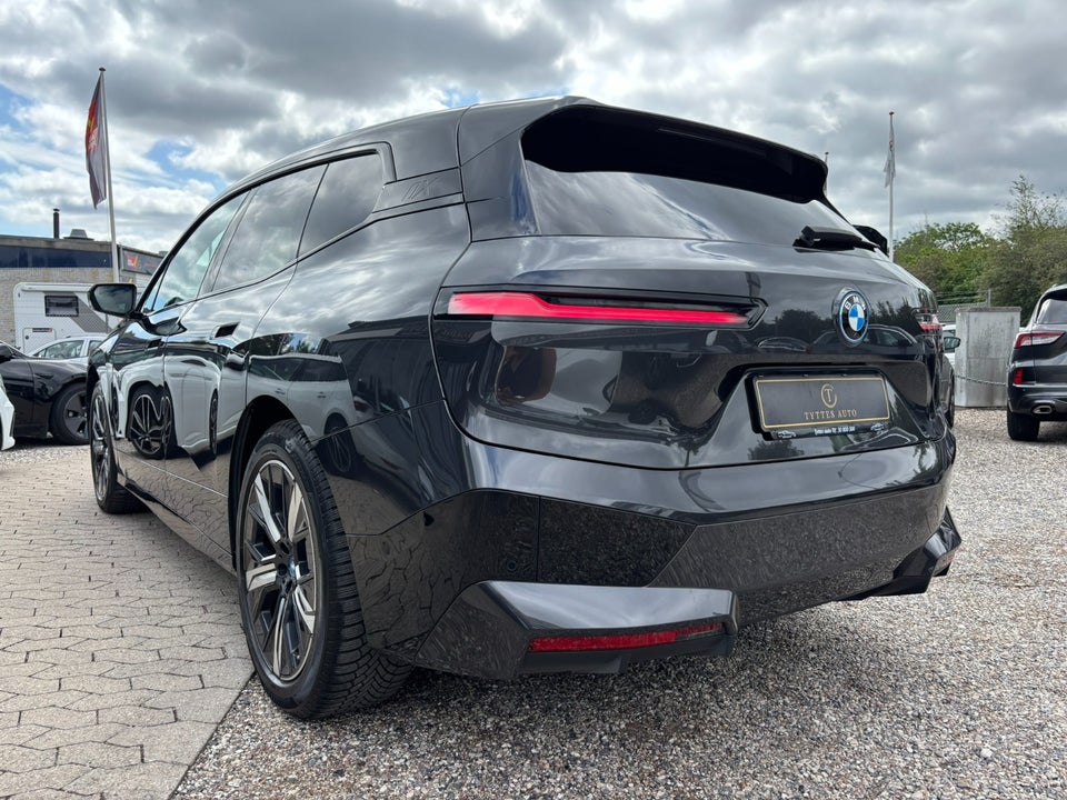 BMW iX xDrive40 Fully Charged 5d
