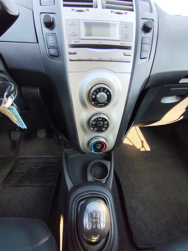 Toyota Yaris 1,3 Luna 5d