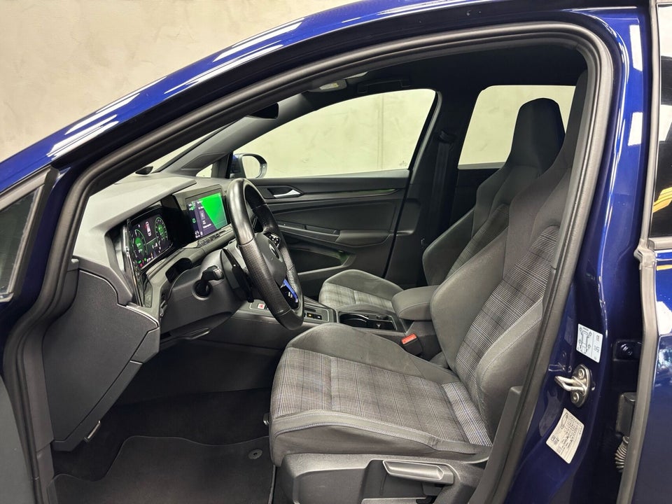 VW Golf VIII 1,4 GTE DSG 5d