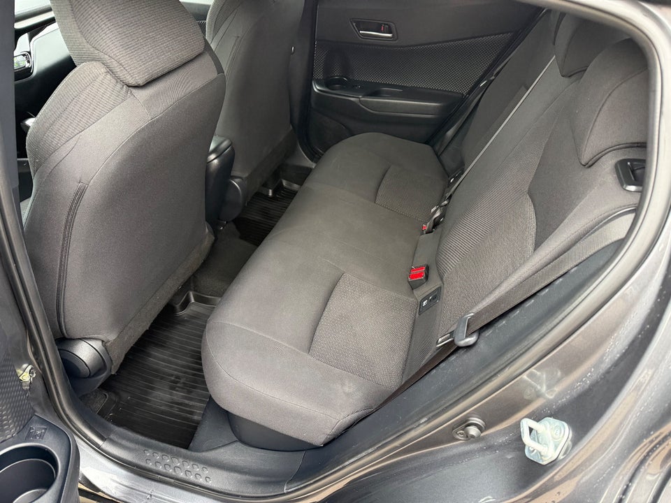 Toyota C-HR 1,8 Hybrid C-LUB Premium CVT 5d