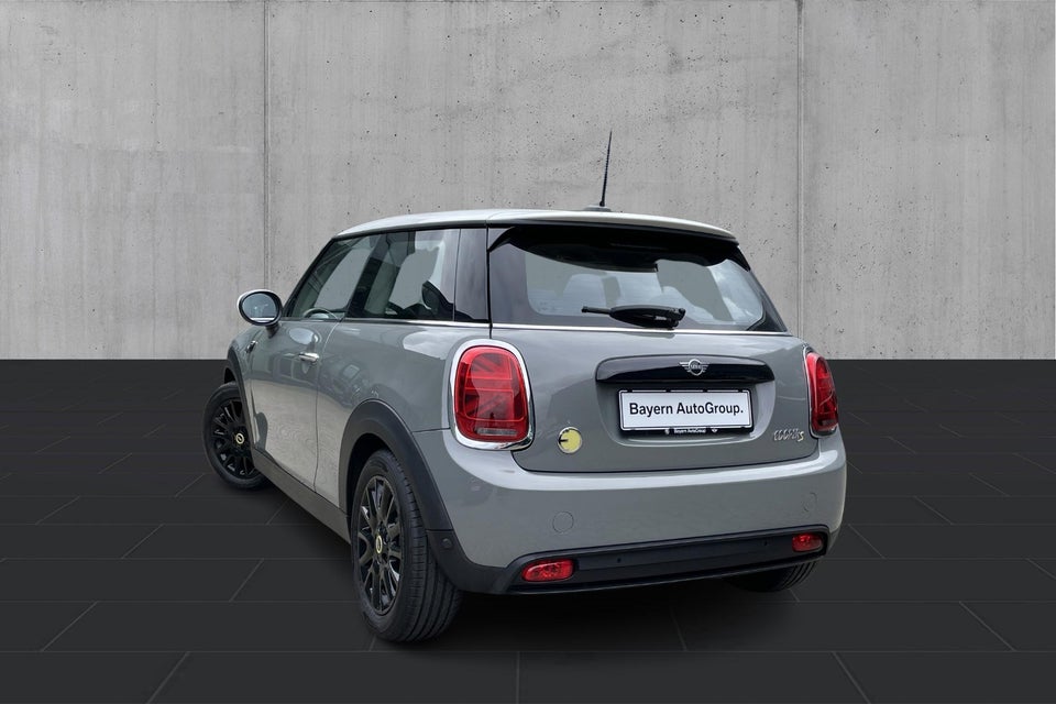 MINI Cooper SE Essential 3d