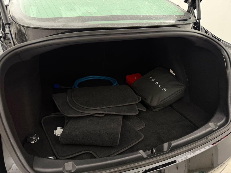 Tesla Model 3 Long Range AWD 4d