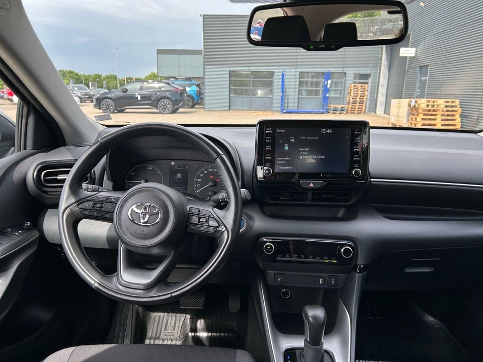 Toyota Yaris 1,5 Hybrid Active Tech e-CVT 5d
