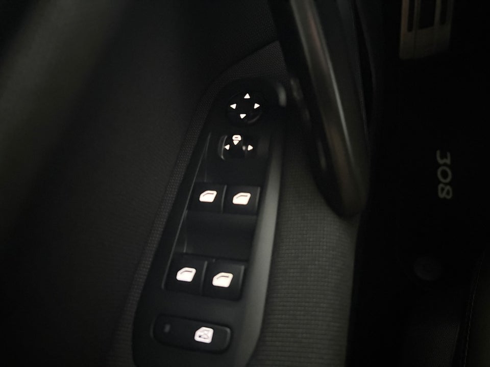 Peugeot 308 1,5 BlueHDi 130 Allure Pack 5d