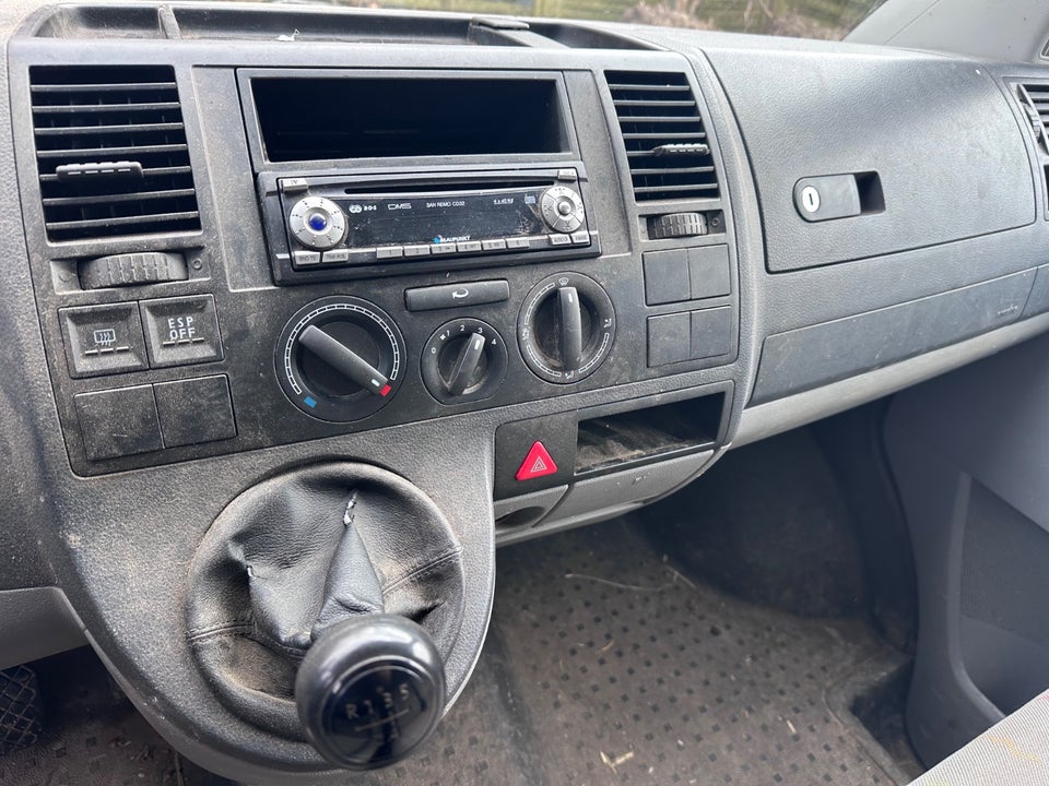 VW Transporter 1,9 TDi 84 Kassevogn kort 4d