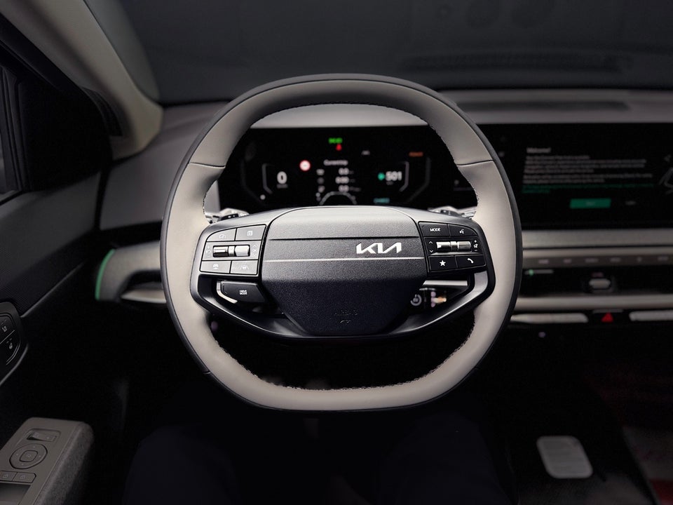 Kia EV4 81 Long Range Upgrade Fastback 4d