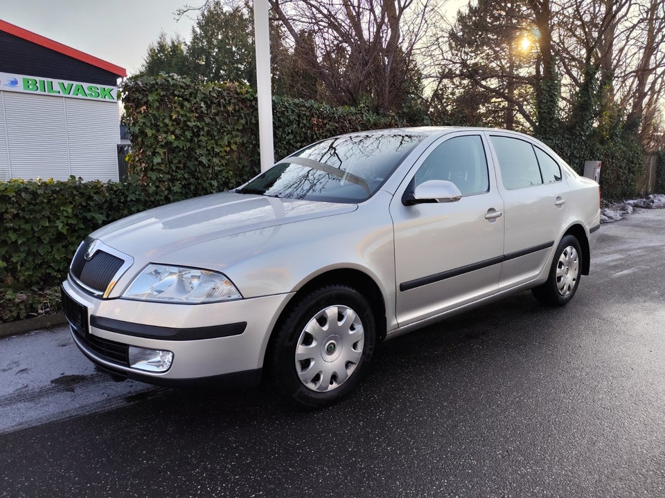 Skoda Octavia 1,6 Ambiente 5d