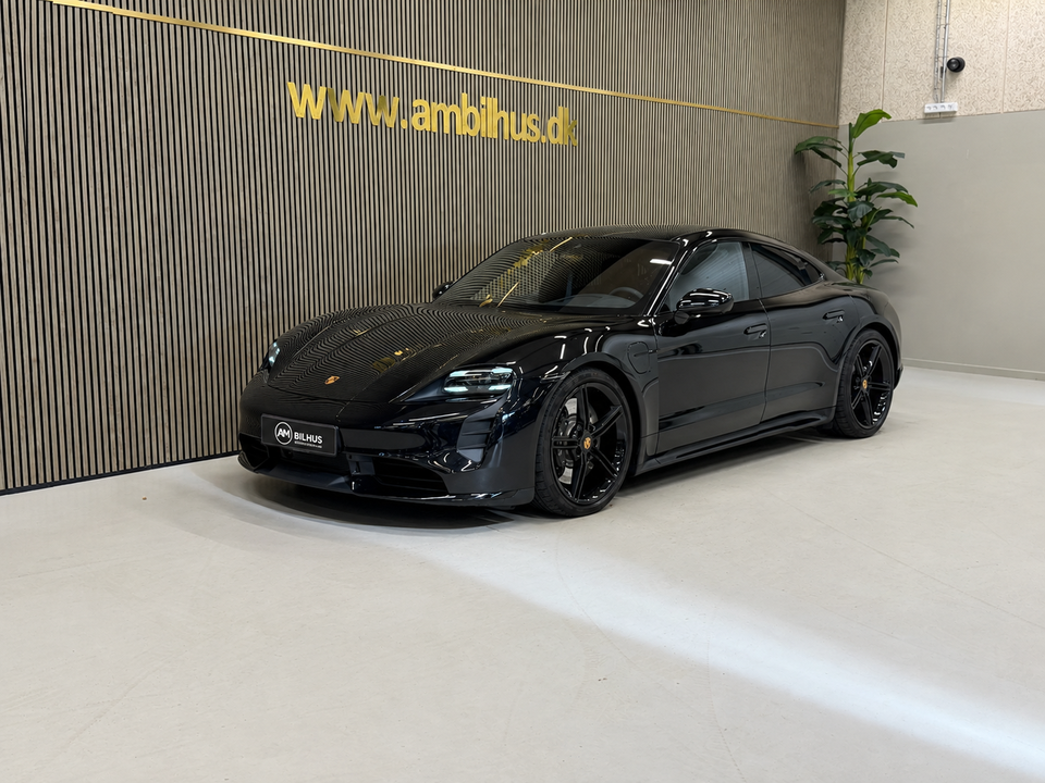 Porsche Taycan Turbo Performance+ 4d