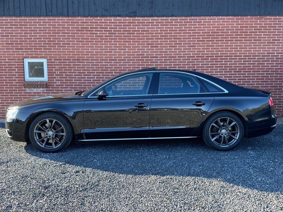 Audi A8 3,0 TDi 250 quattro Tiptr. 4d