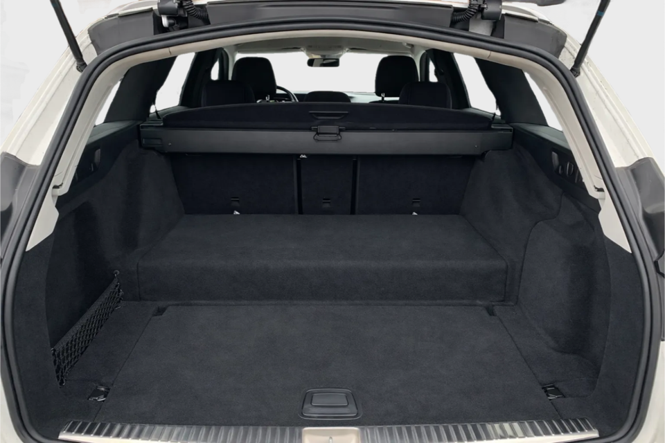 Mercedes E300 de 2,0 Avantgarde stc. aut. 5d