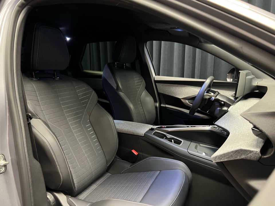 Peugeot e-3008 77 Allure 5d