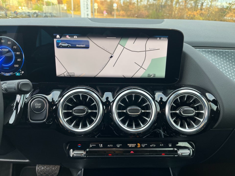 Mercedes EQA300 Progressive 4Matic 5d