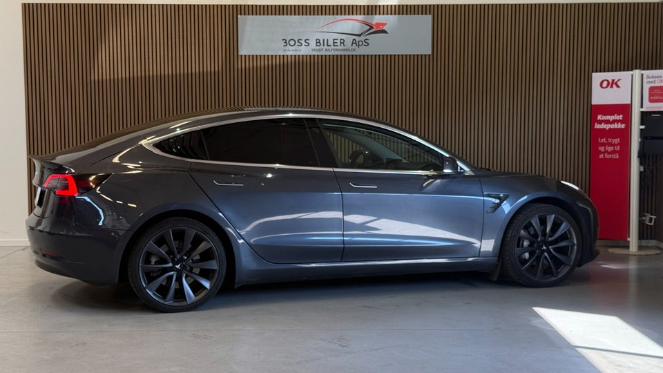 Tesla Model 3 Long Range RWD 4d