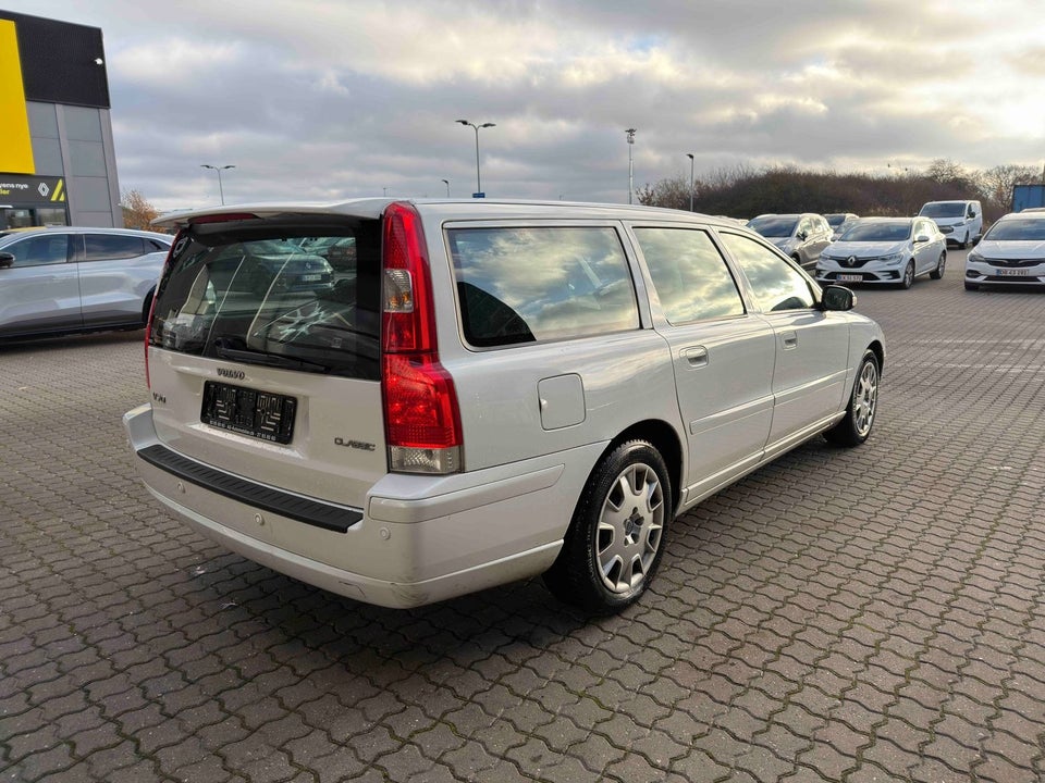 Volvo V70 2,4 140 aut. 5d