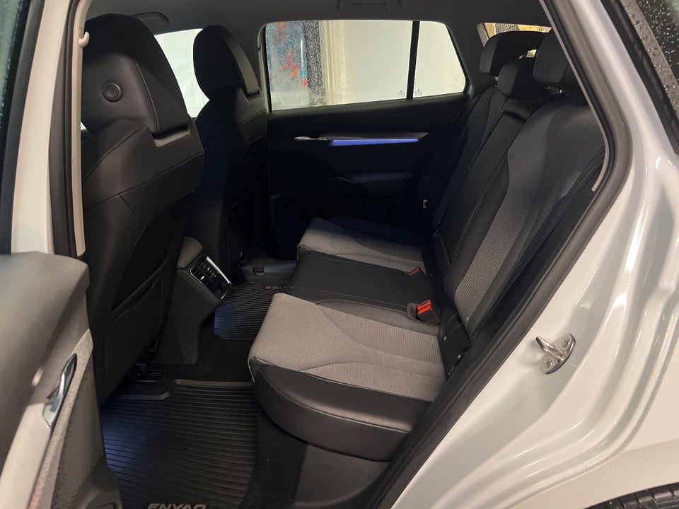 Skoda Enyaq 60 iV Loft 5d