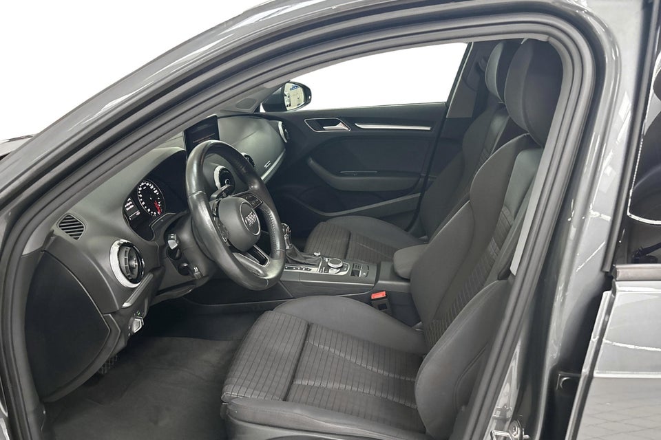 Audi A3 35 TFSi Sport Limited Sportback S-tr. 5d