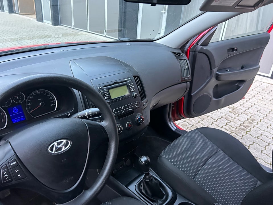 Hyundai i30 1,4 CVVT 109 Classic Sun 5d