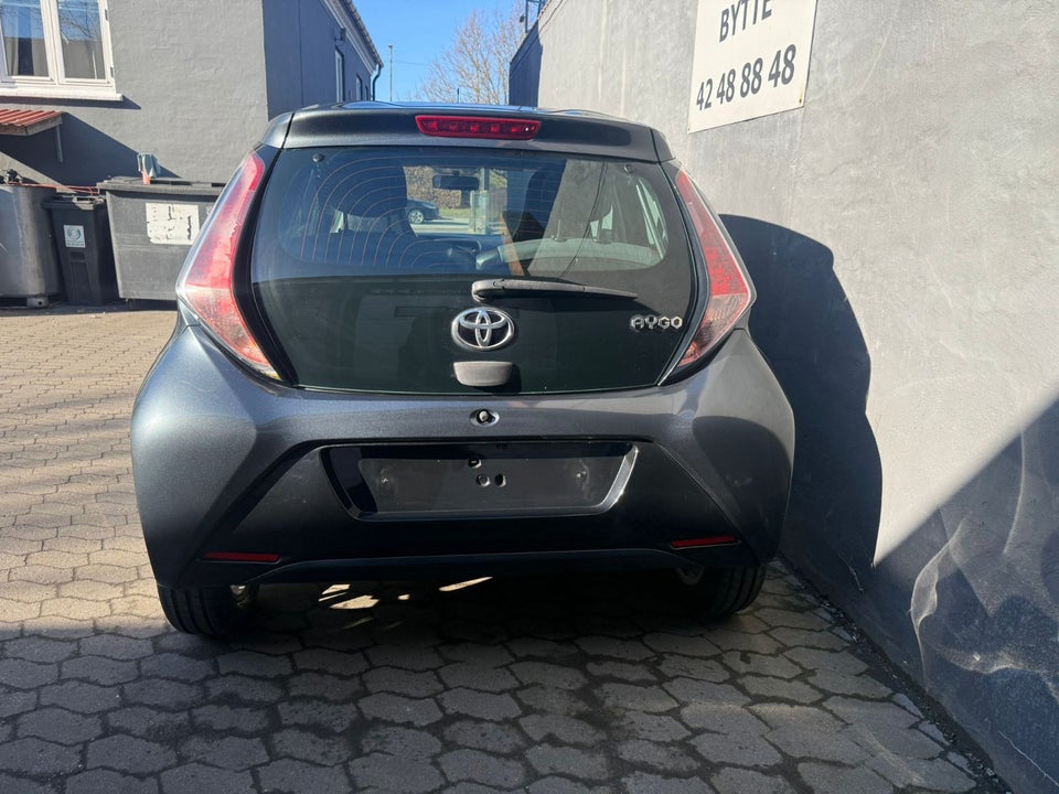 Toyota Aygo 1,0 VVT-i x-wave Sky 5d