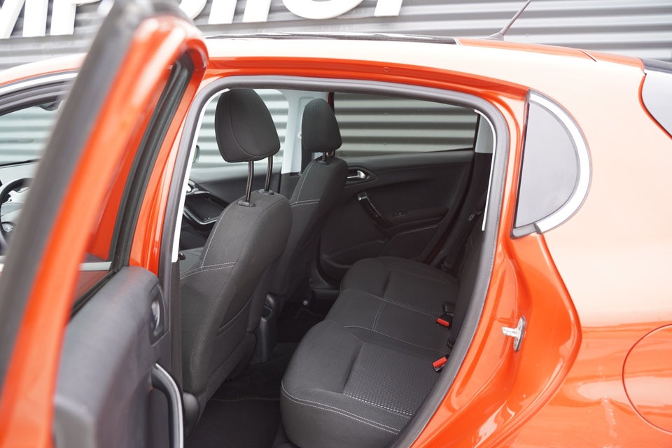 Peugeot 208 1,6 BlueHDi 100 Allure Sky 5d