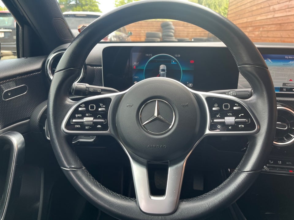 Mercedes A200 1,3 Style aut. 5d