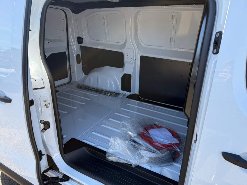 Peugeot e-Expert 50 L2 Premium Van