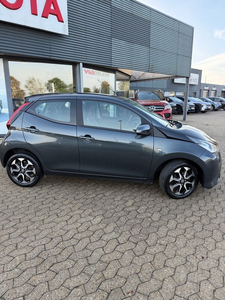 Toyota Aygo 1,0 VVT-i x-plore 5d
