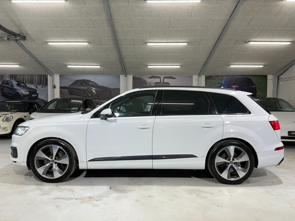 Audi Q7 3,0 TDi 272 S-line quattro Tiptr. 7prs 5d