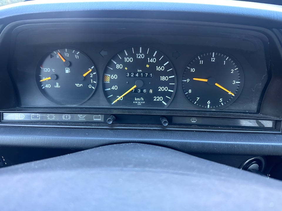 Mercedes 190 E 1,8 Sportline aut. 4d