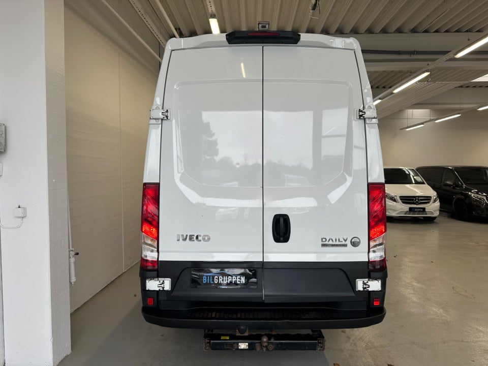 Iveco Daily 3,0 35C18 16m³ Van AG8