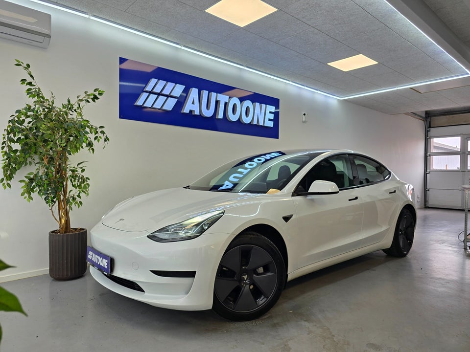 Tesla Model 3 RWD 4d
