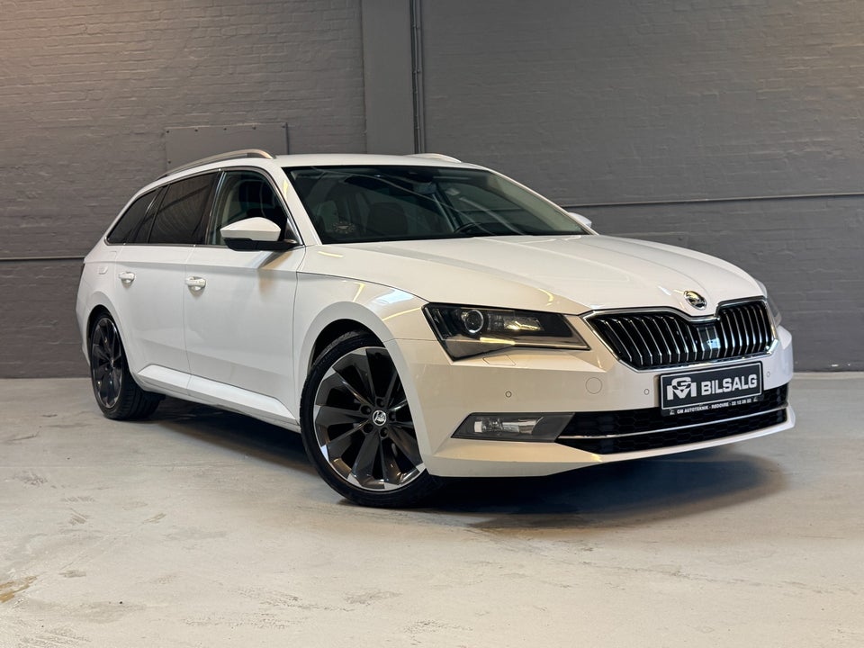 Skoda Superb 2,0 TDi 150 Style Combi DSG 5d
