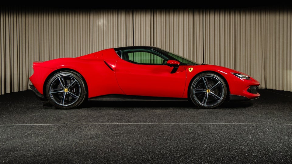Ferrari 296 GTB 2,9 DCT 2d