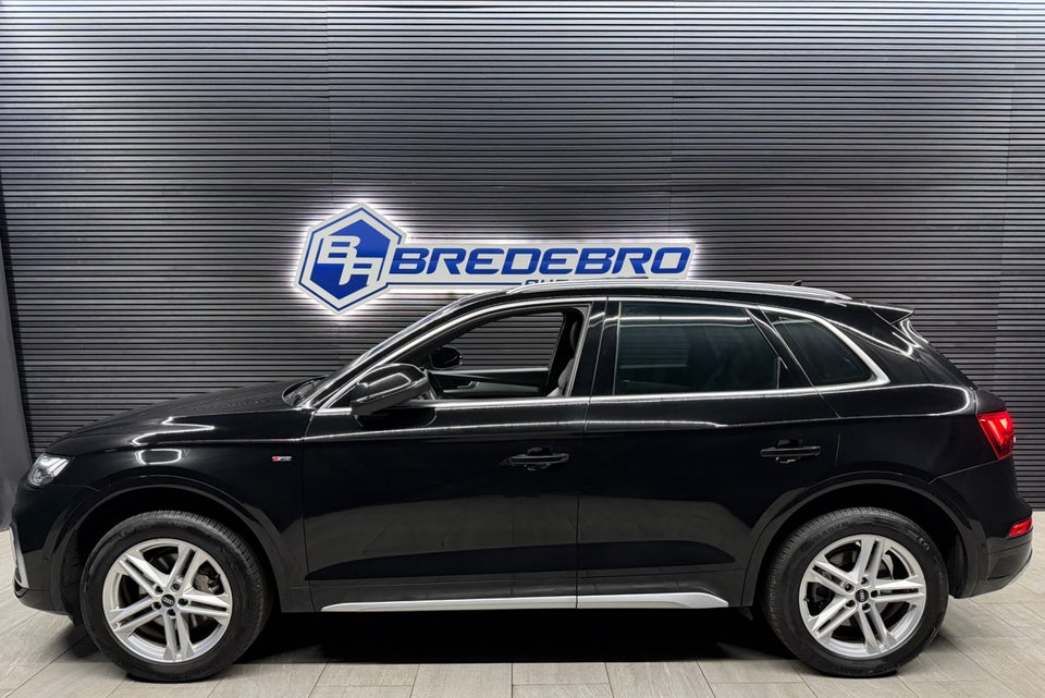 Audi Q5 40 TDi S-line quattro S-tr. 5d