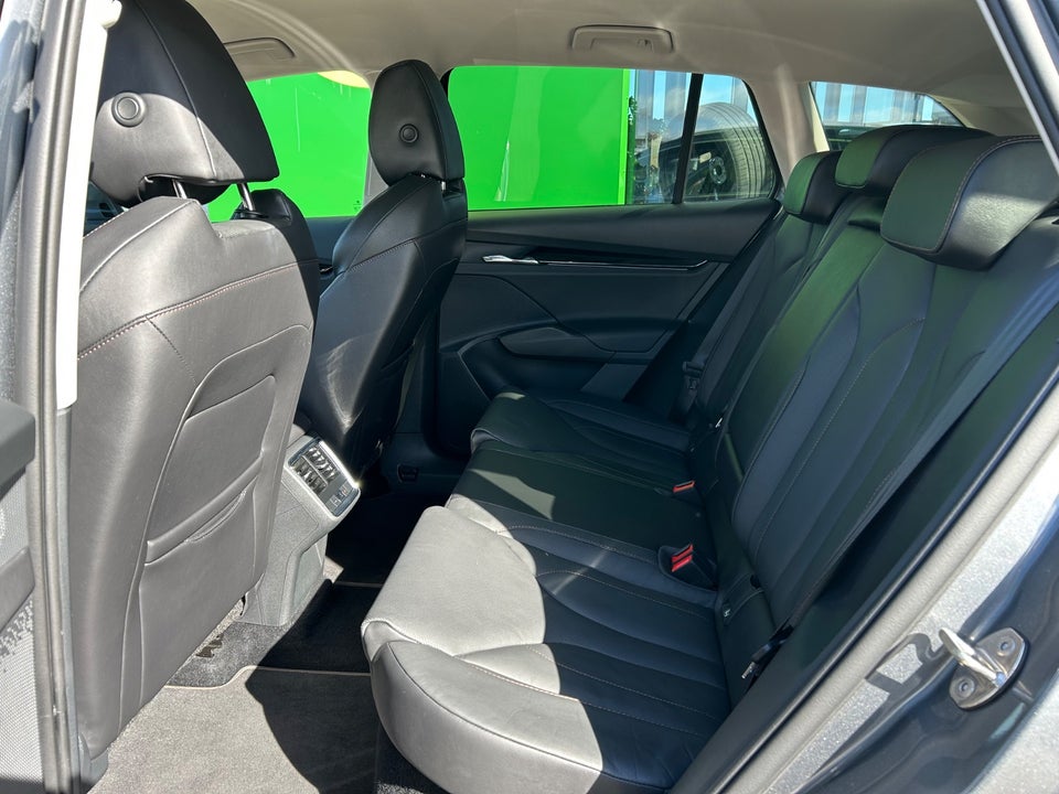 Skoda Enyaq 80 iV Plus Suite 5d
