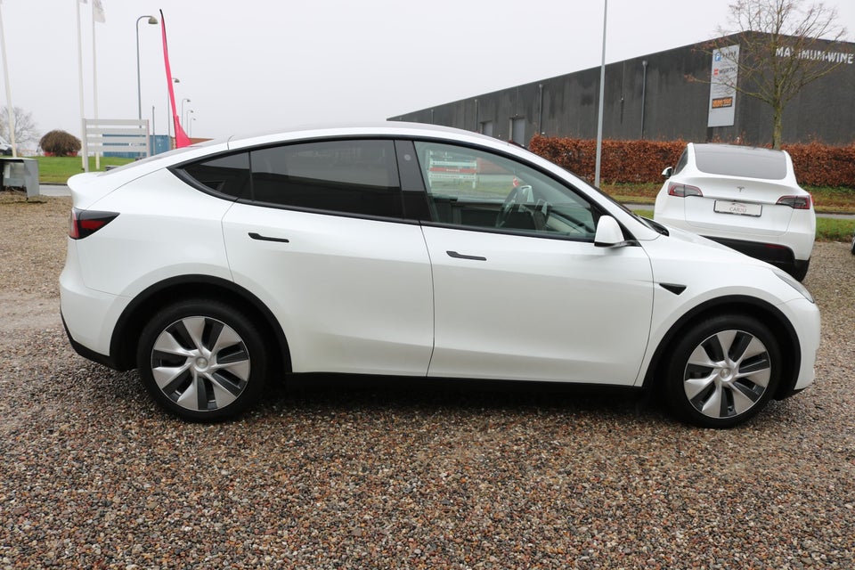 Tesla Model Y Long Range AWD 5d